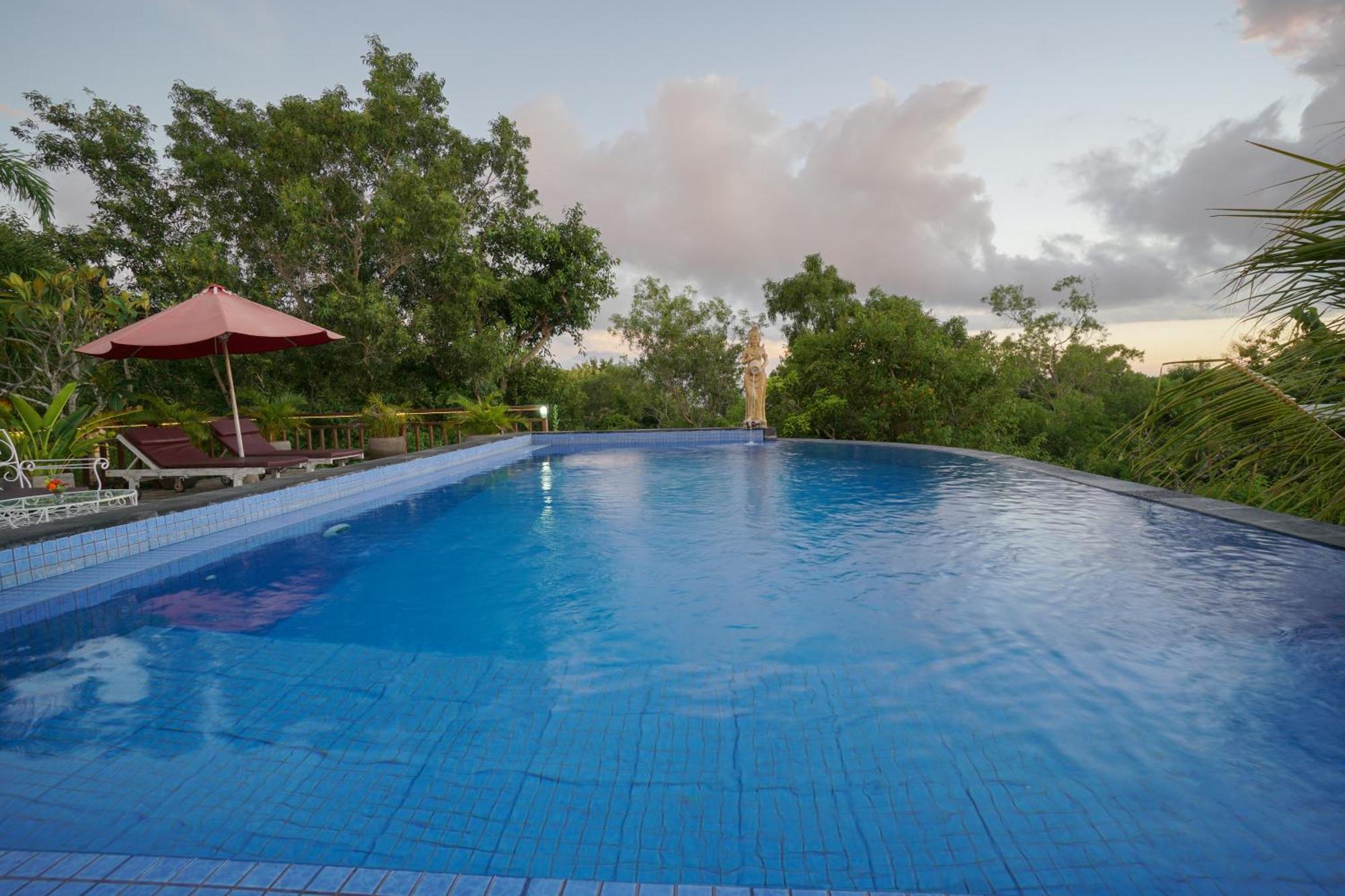 Innora Jungle Resort And Spa Batununggul Bagian luar foto